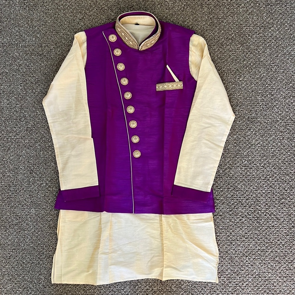Indian sherwani/kurta wedding guest, M